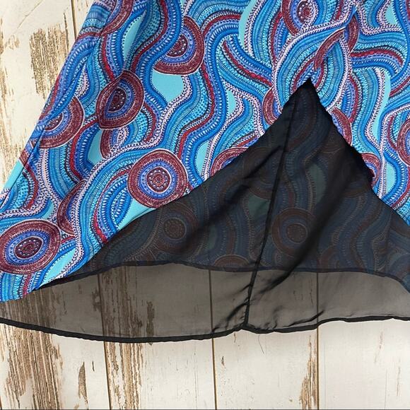 Yummy Plus, Blue Print Sleeveless Blouse Sheer Back Detail. Size 1X. - Picture 6 of 7